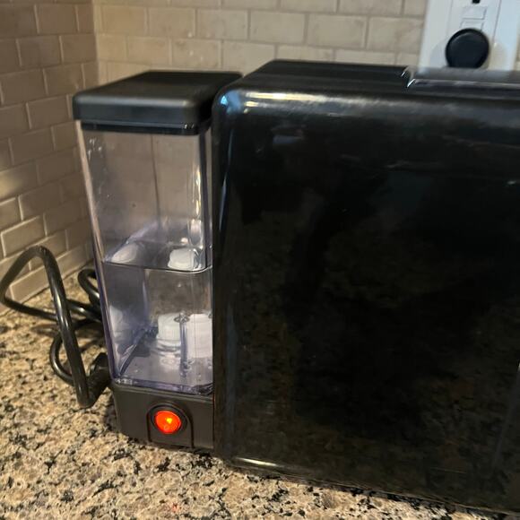 Cuisinart Espresso Defined Espresso Maker, specifically the EM-15 - Picture 3 of 8